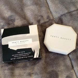 Fenty Beauty Pro Filt’r Soft Matte Powder Foundation
